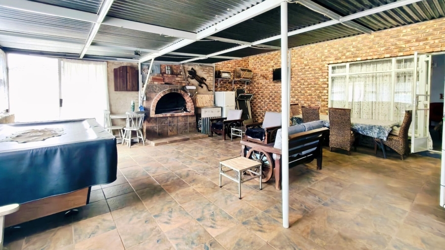 4 Bedroom Property for Sale in Potchefstroom South North West